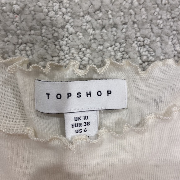 Top shop cream off the shoulder, long sleeve size 6 - Picture 2 of 2